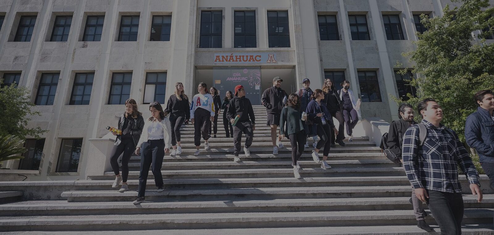 Estudiantes de la Red en un campus Anáhuac